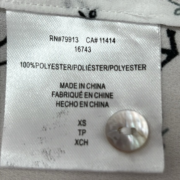 Daniel Rainn Women’s Blouse Sz XS White w/Navy & Gray Anchors 100% Polyester EUC - Picture 7 of 10